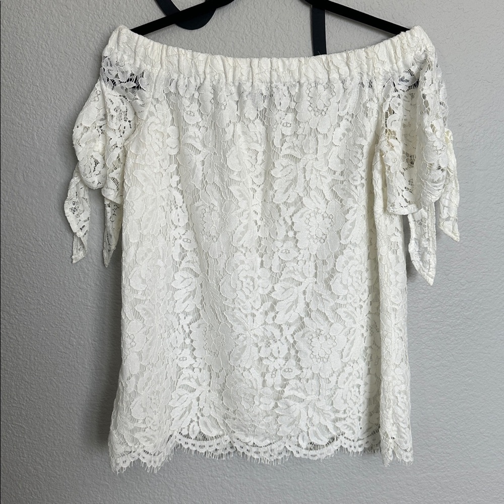Lulu’s Small off-shoulder off-white lace top - Picture 4 of 6